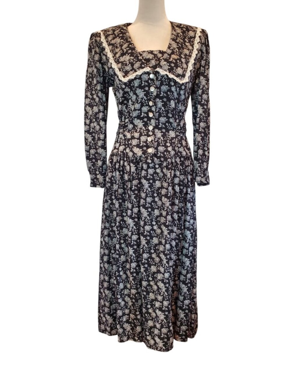 Vintage STUART ALAN SZ M Floral Prairie Dress | Cottagecore | Black & Off White